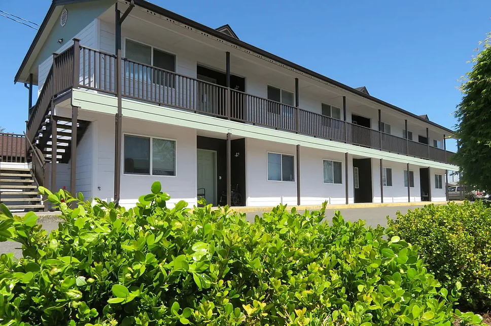 Colonial Apartments